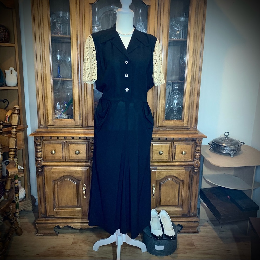 1940s Ed Mar Day Dress, Bakelite Sparkle Buttons - Picture 2 of 12